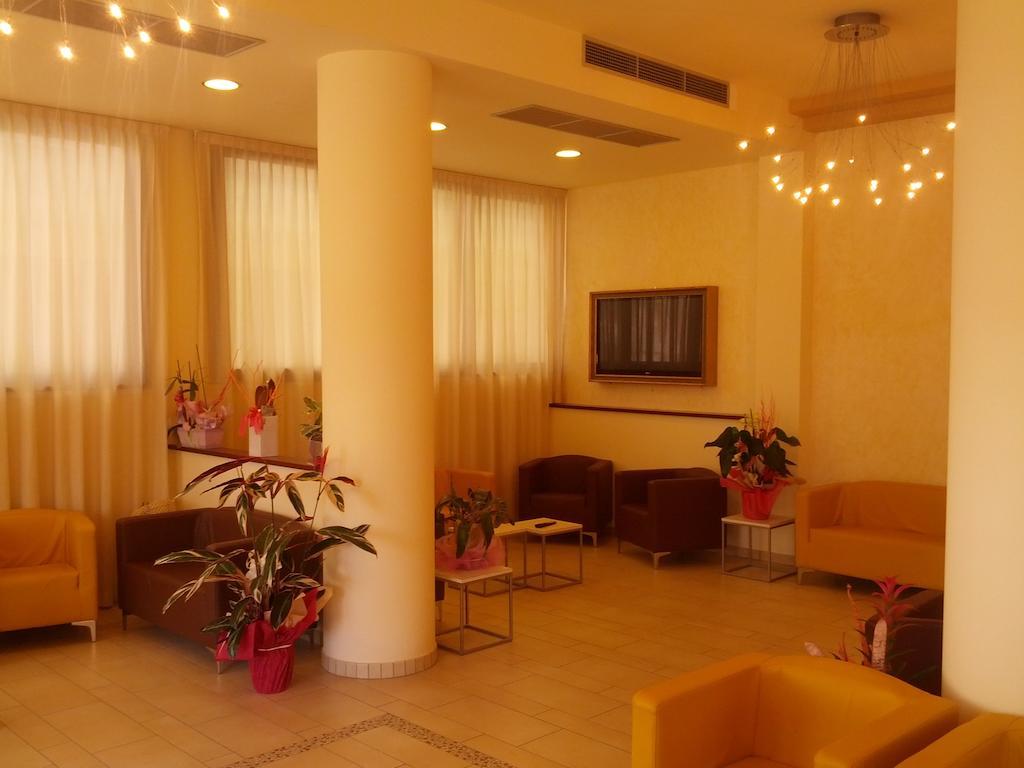 Hotel Abel & Residence Cesenatico Exteriör bild
